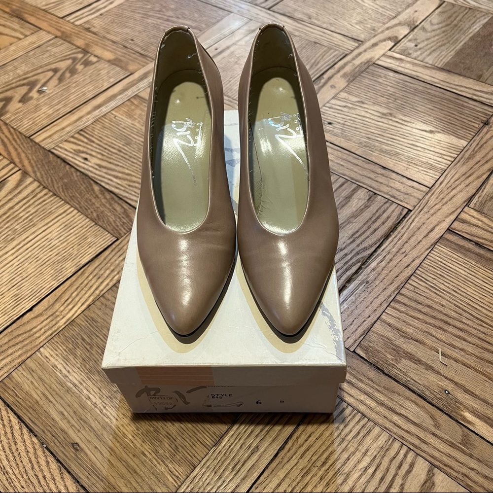 Vintage Shoe Biz Heels